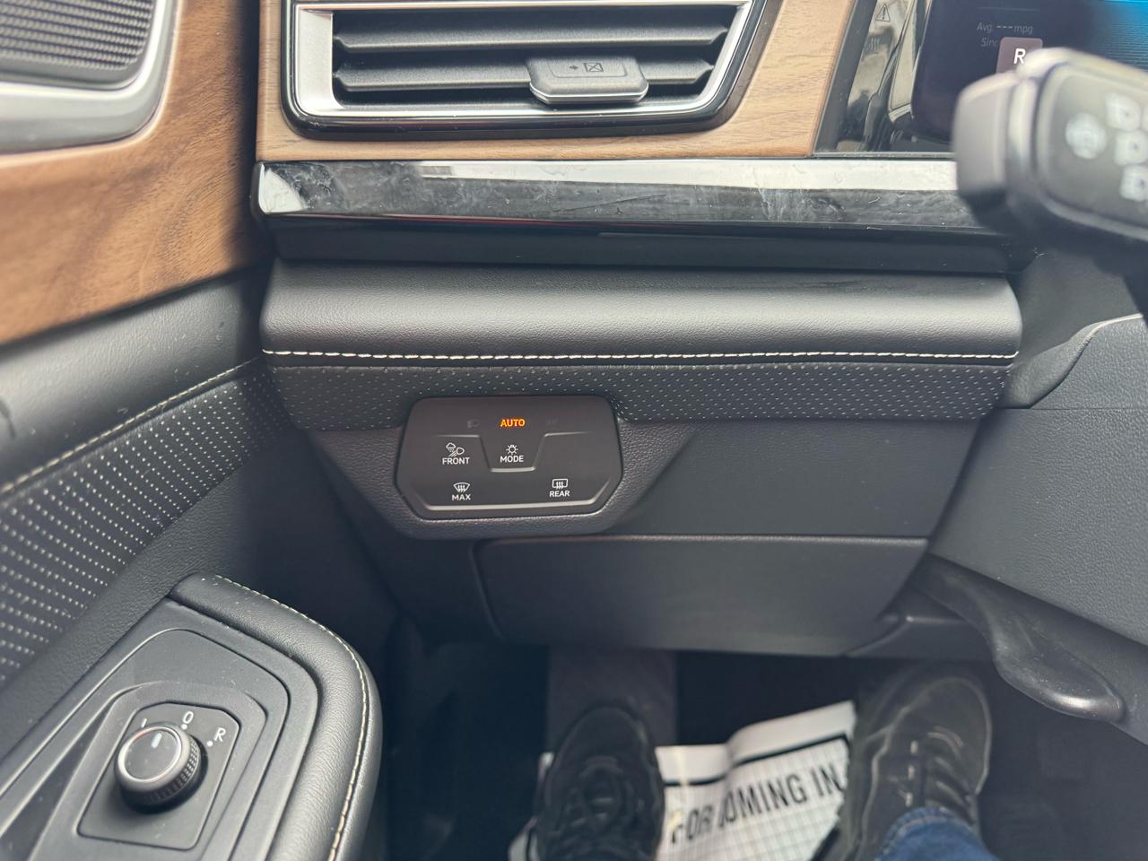 Volkswagen Atlas 2.0T SE w/Technology FWD 2024