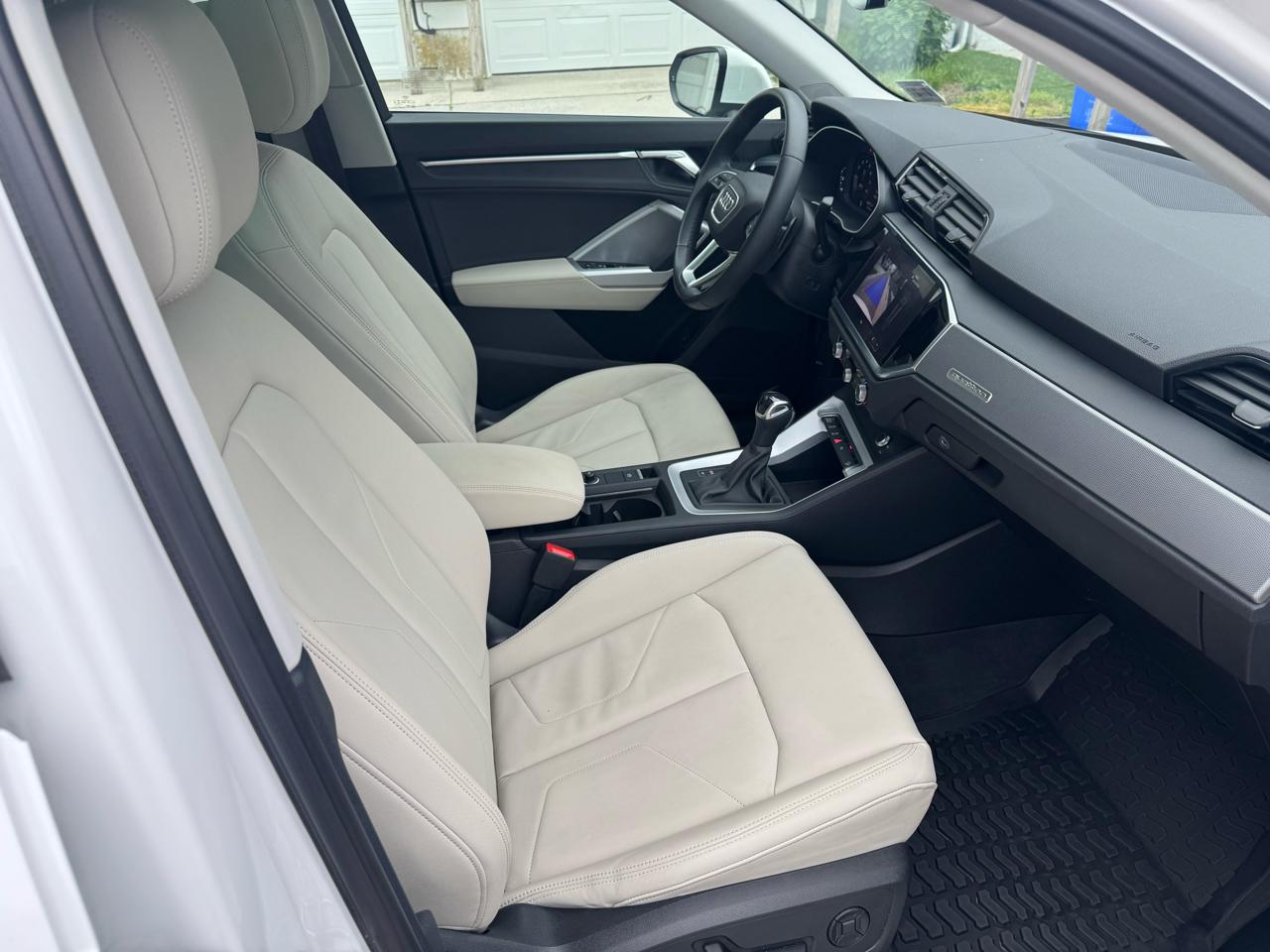 Audi Q3 S line Premium 45 TFSI quattro 2022
