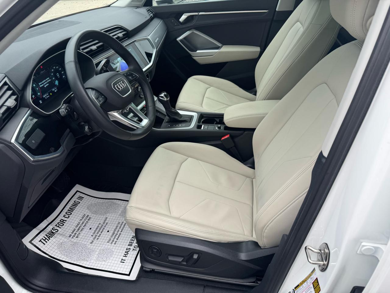 Audi Q3 S line Premium 45 TFSI quattro 2022