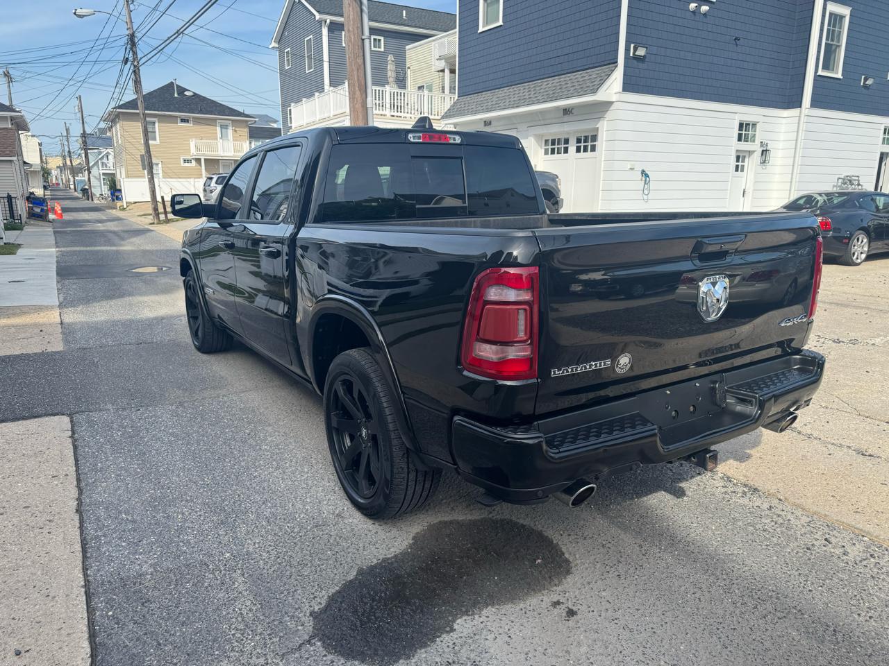 RAM 1500 Laramie 4x4 Crew Cab 5'7" Box 2021