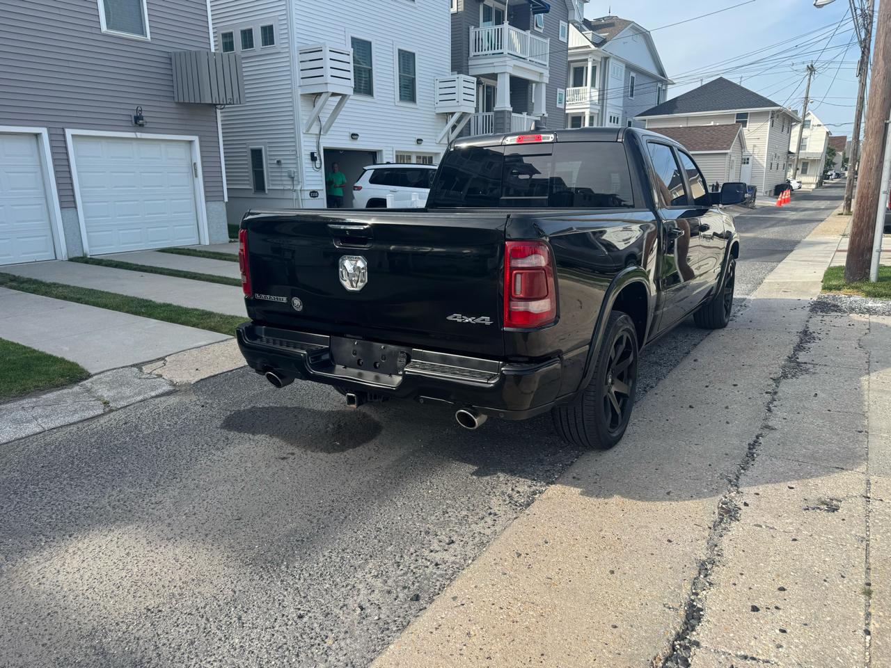 RAM 1500 Laramie 4x4 Crew Cab 5'7" Box 2021