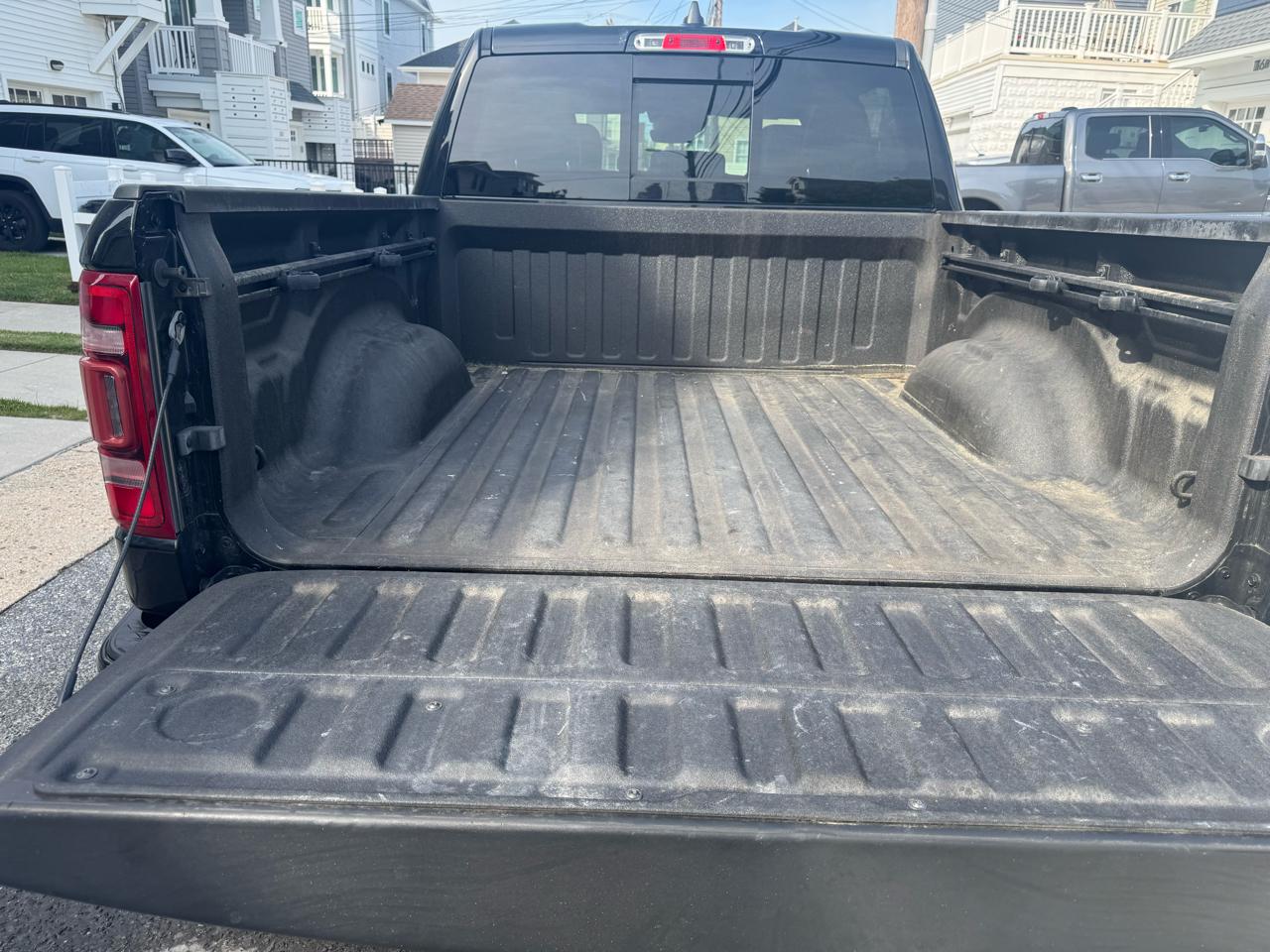 RAM 1500 Laramie 4x4 Crew Cab 5'7" Box 2021