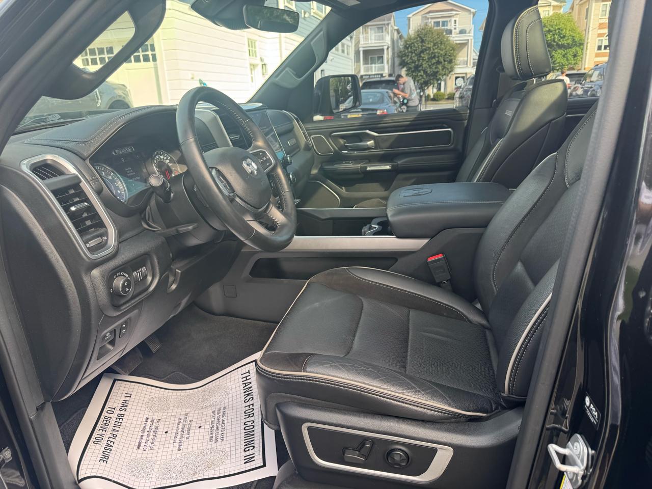 RAM 1500 Laramie 4x4 Crew Cab 5'7" Box 2021