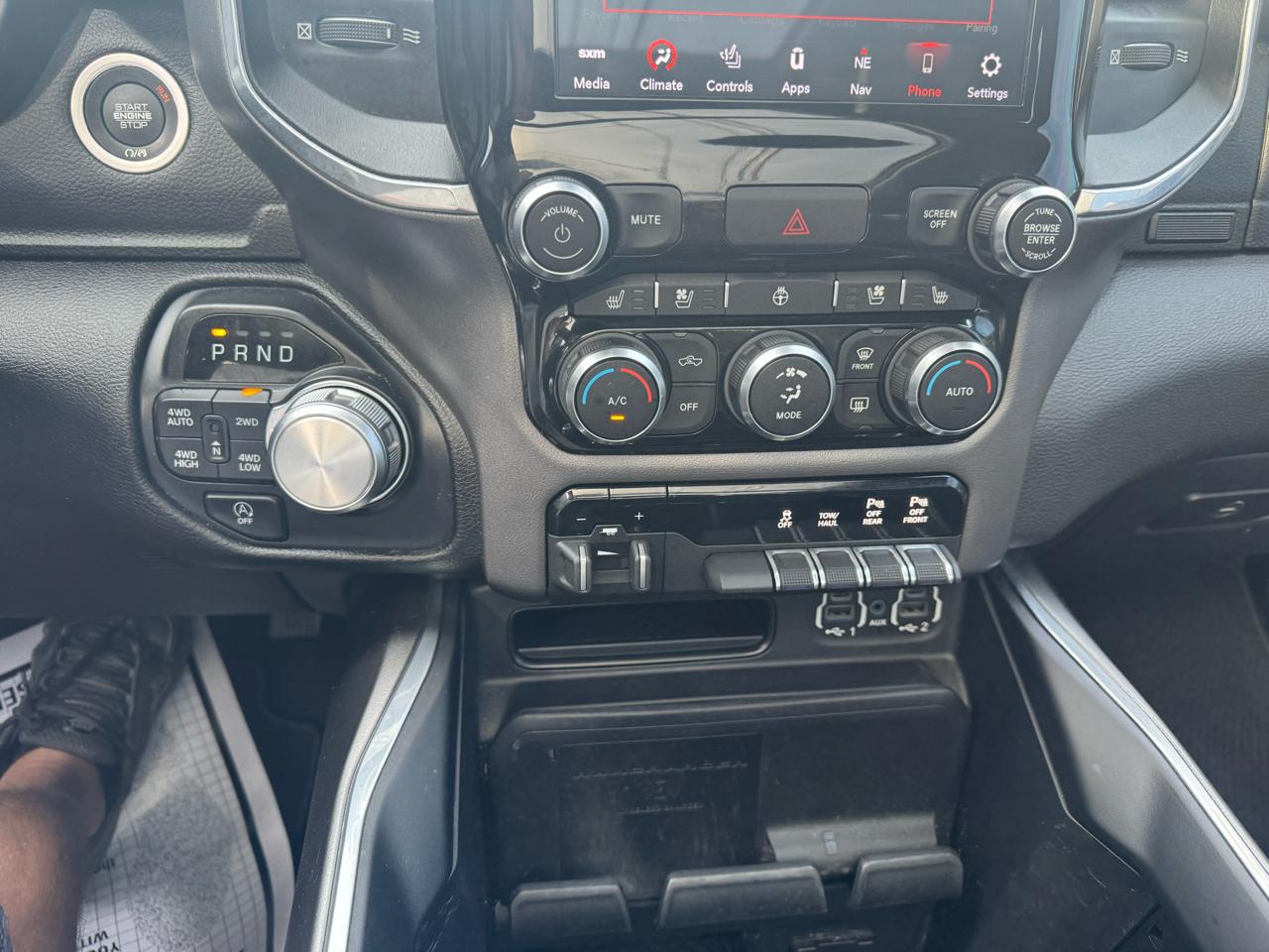 RAM 1500 Laramie 4x4 Crew Cab 5'7" Box 2021