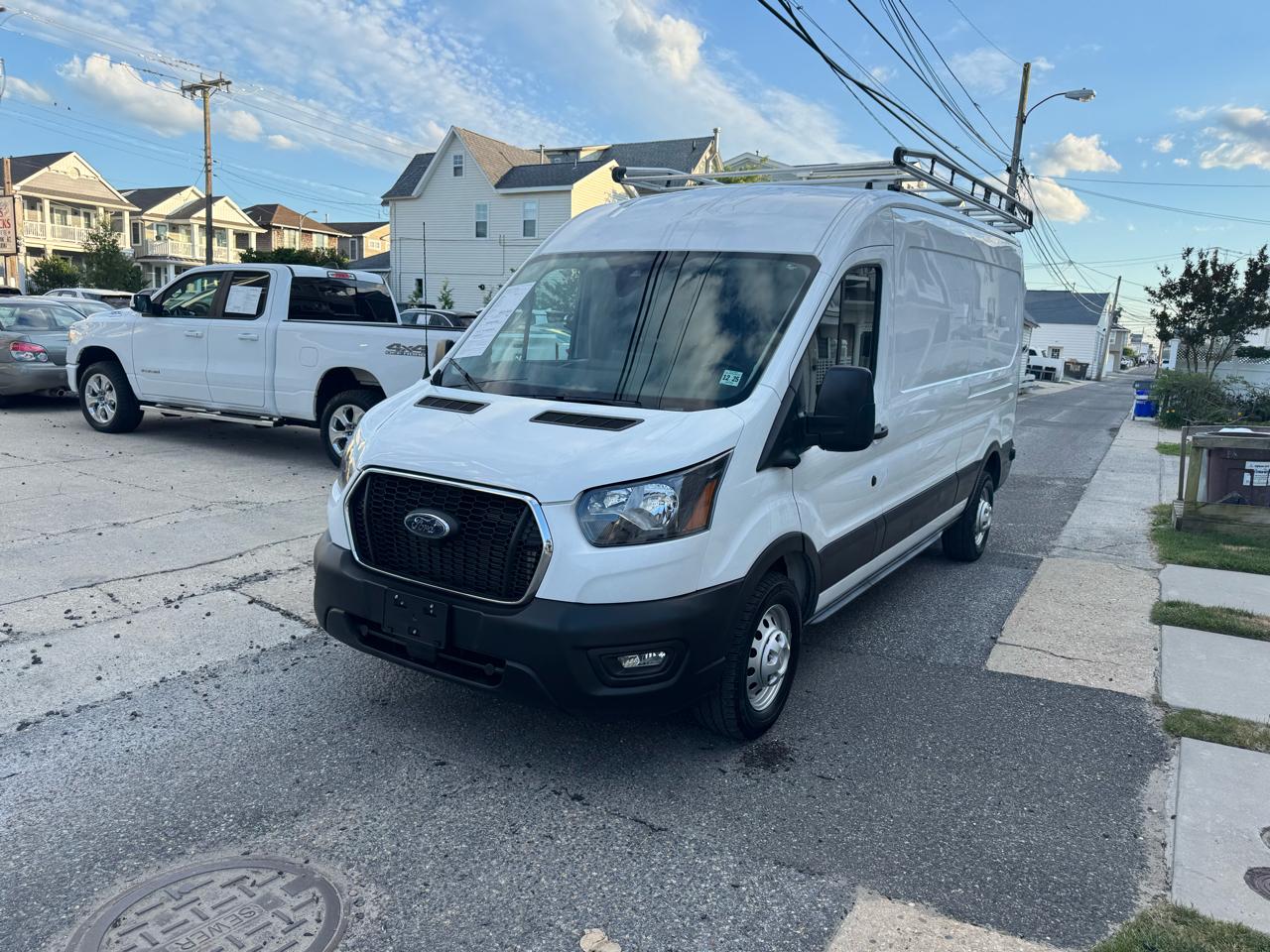 Ford Transit Cargo Van T-250 148" Med Rf 9070 GVWR RWD 2024