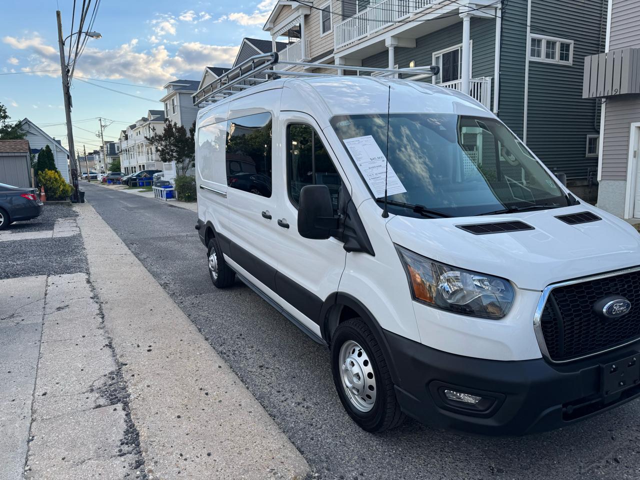 Ford Transit Cargo Van T-250 148" Med Rf 9070 GVWR RWD 2024