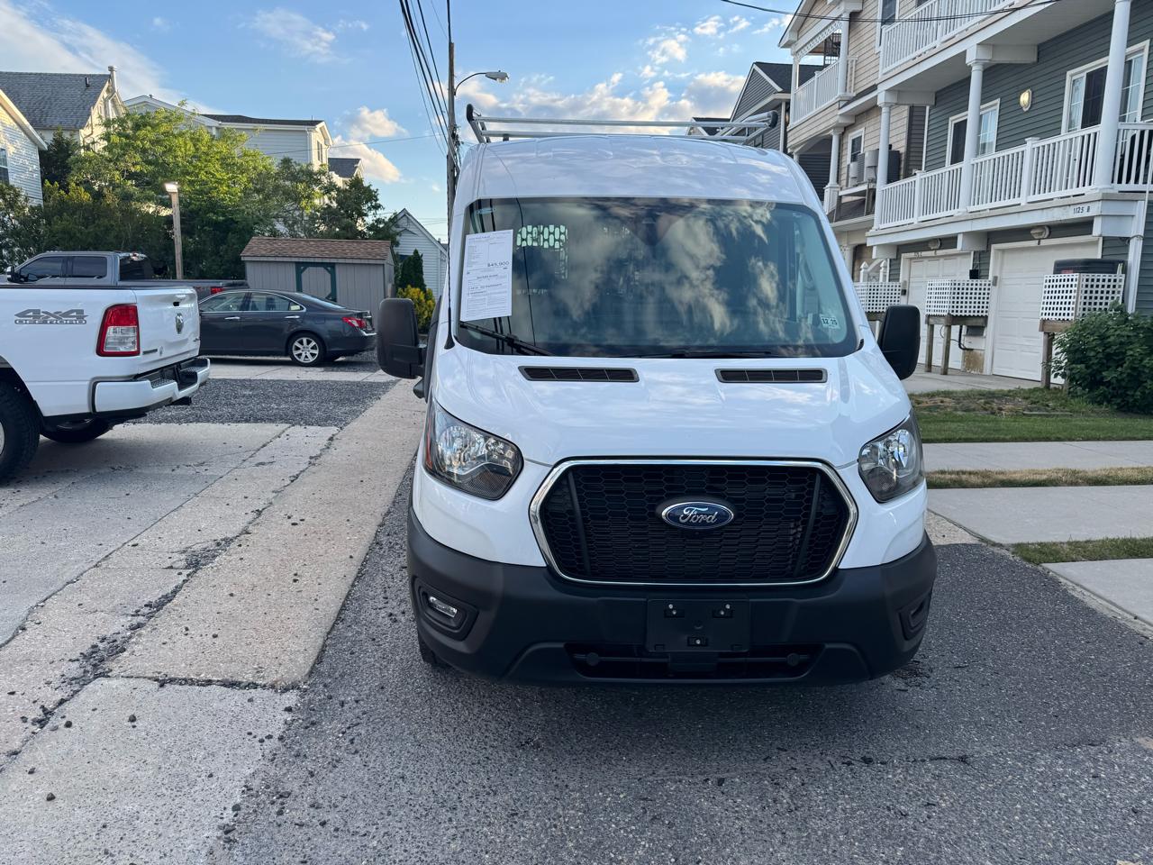 Ford Transit Cargo Van T-250 148" Med Rf 9070 GVWR RWD 2024