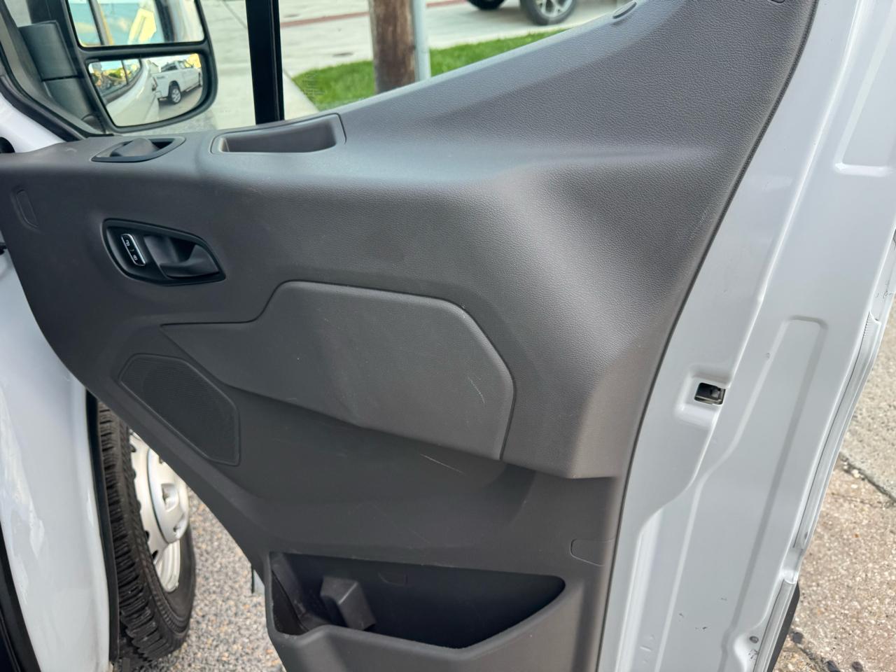Ford Transit Cargo Van T-250 148" Med Rf 9070 GVWR RWD 2024