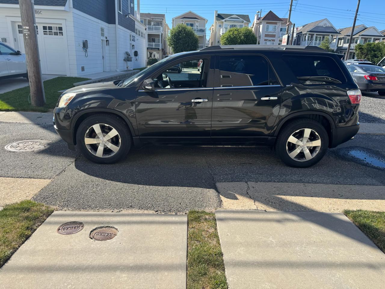 GMC Acadia AWD 4dr SLT1 2011