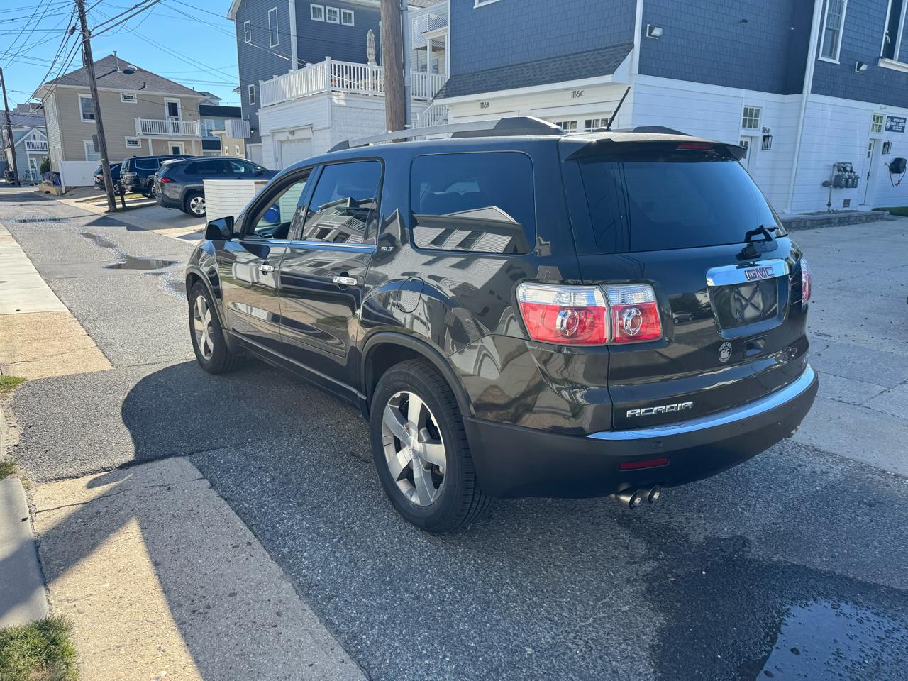 GMC Acadia AWD 4dr SLT1 2011