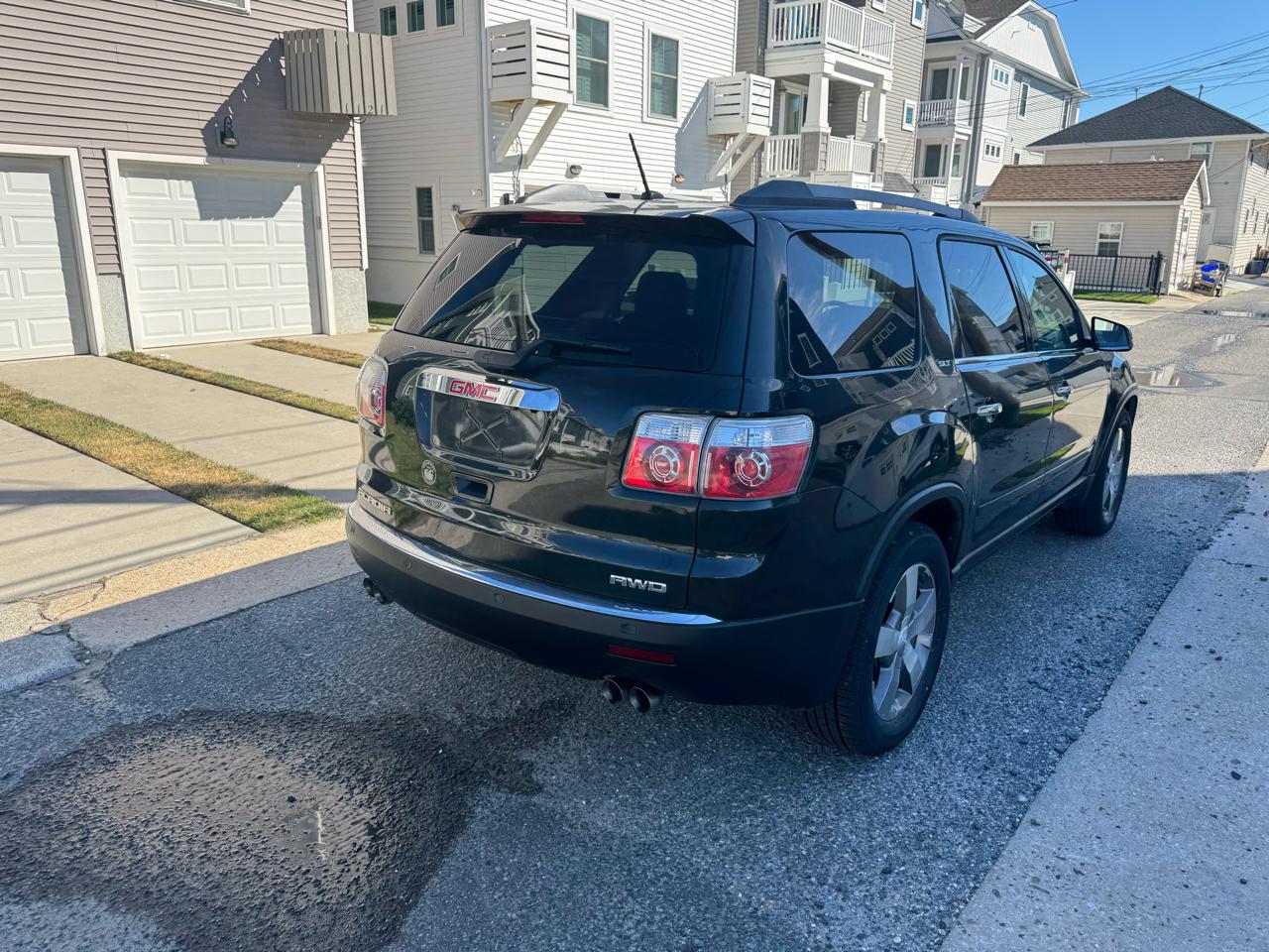 GMC Acadia AWD 4dr SLT1 2011