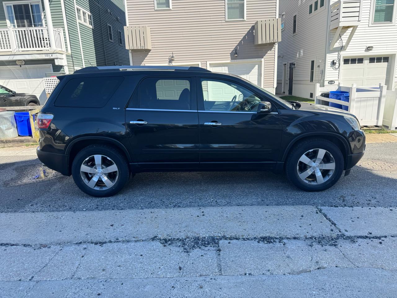 GMC Acadia AWD 4dr SLT1 2011