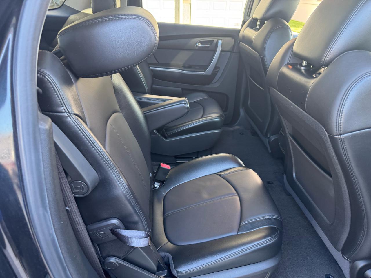 GMC Acadia AWD 4dr SLT1 2011