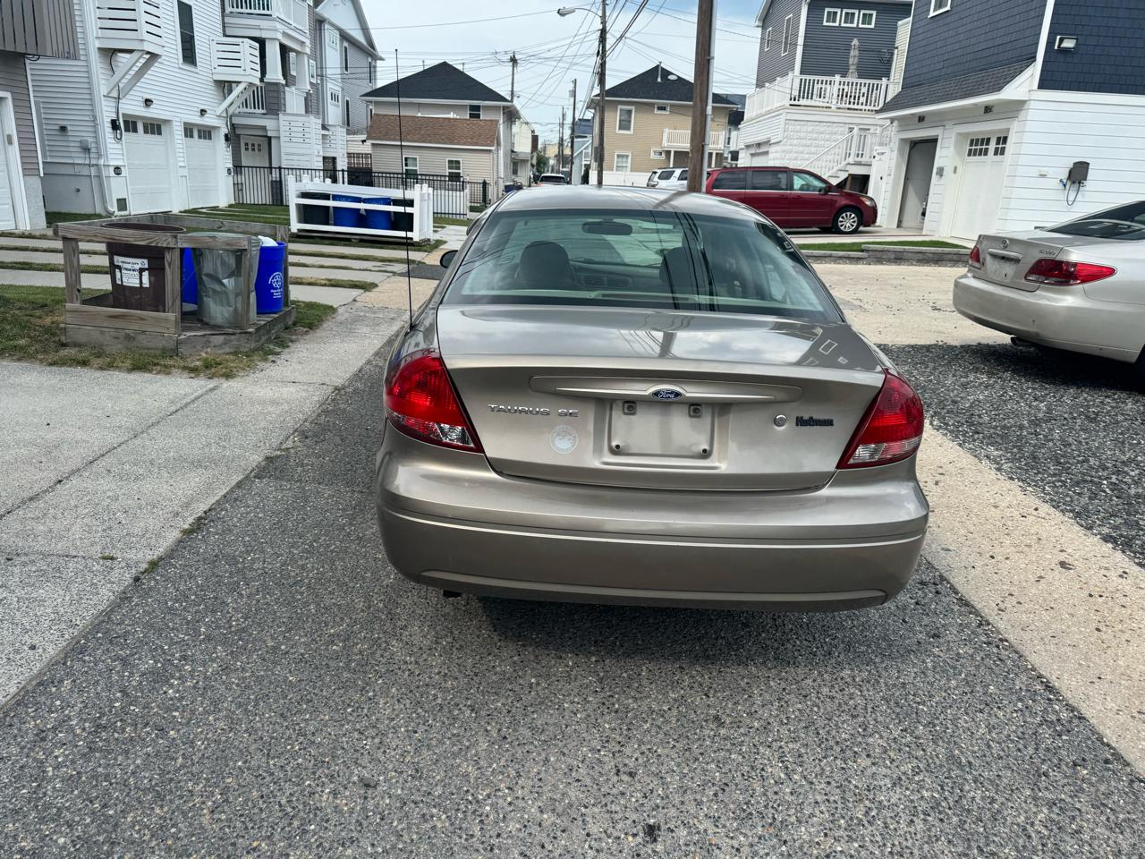 Ford Taurus 4dr Sdn SE 2007