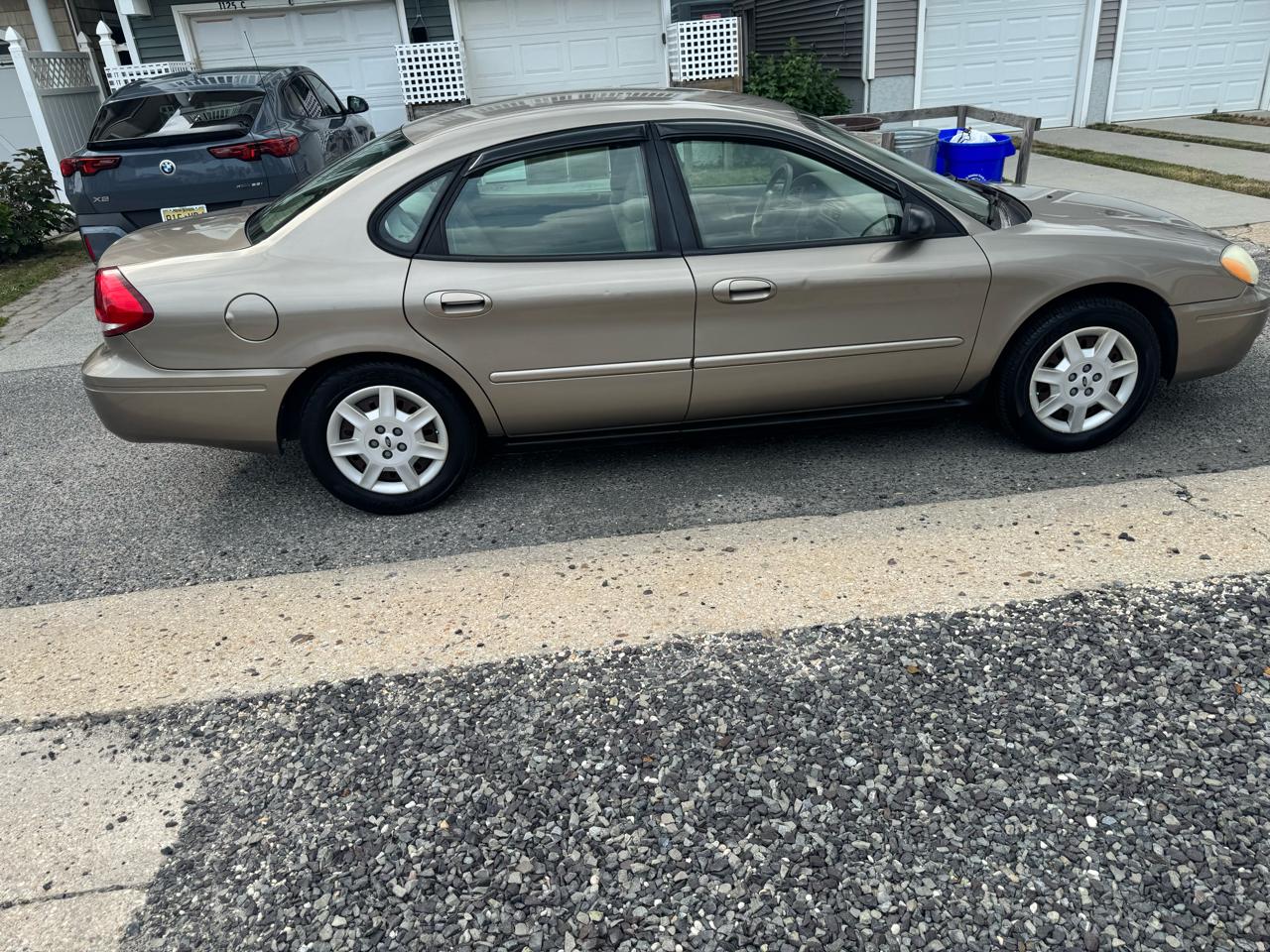 Ford Taurus 4dr Sdn SE 2007