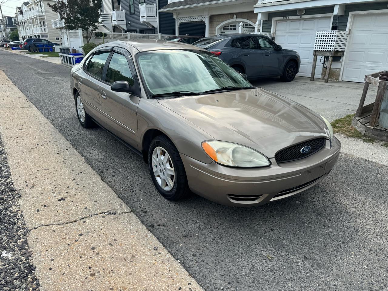 Ford Taurus 4dr Sdn SE 2007