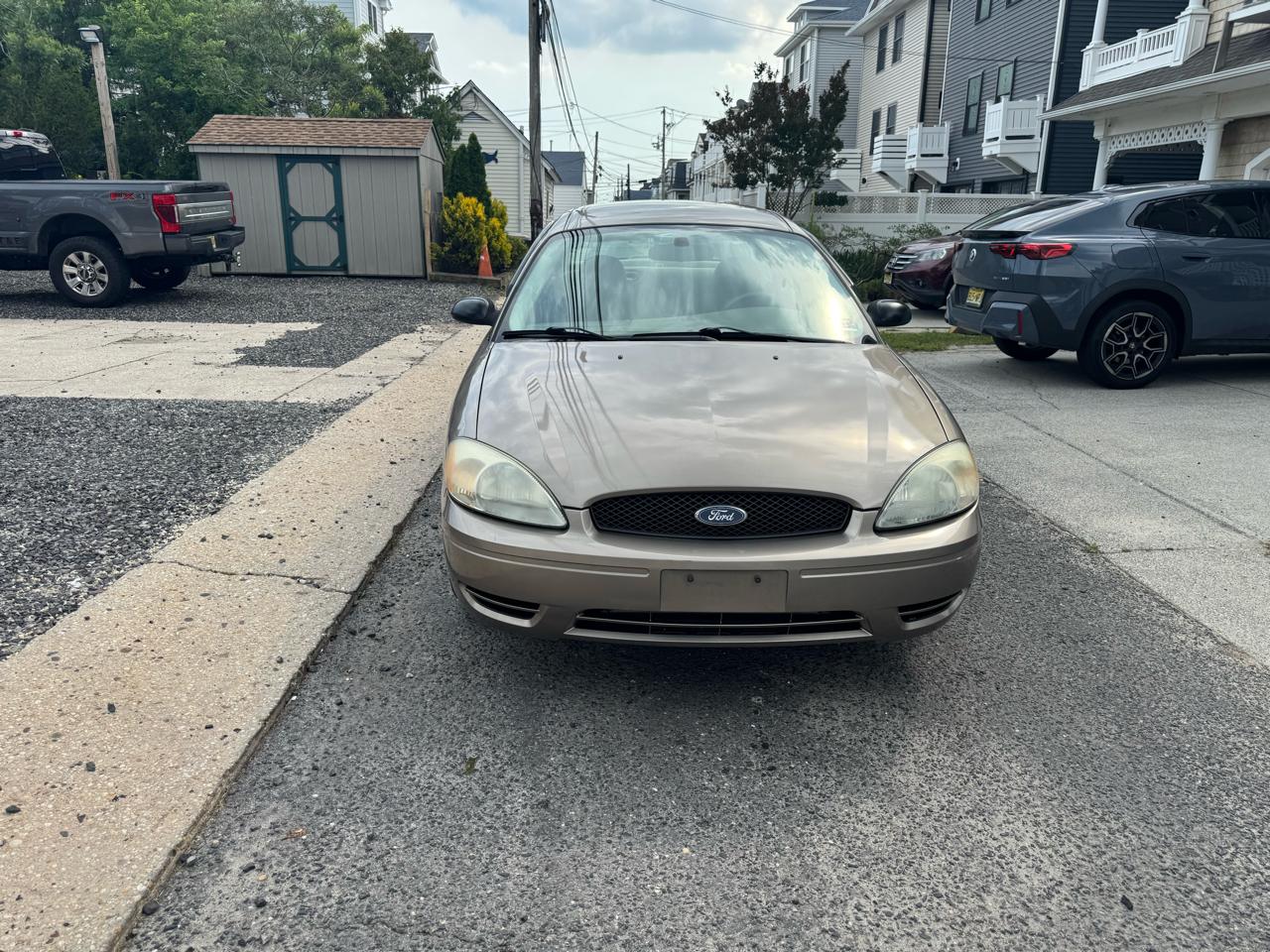 Ford Taurus 4dr Sdn SE 2007