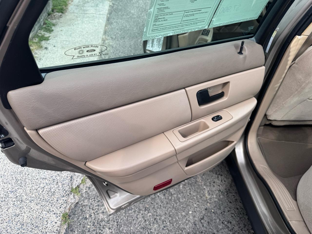 Ford Taurus 4dr Sdn SE 2007