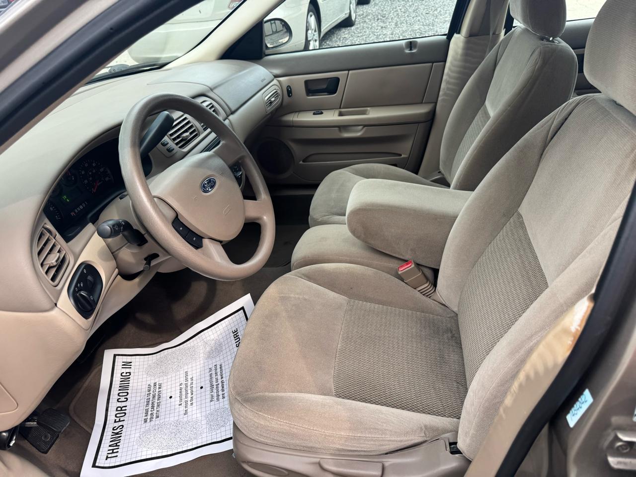 Ford Taurus 4dr Sdn SE 2007