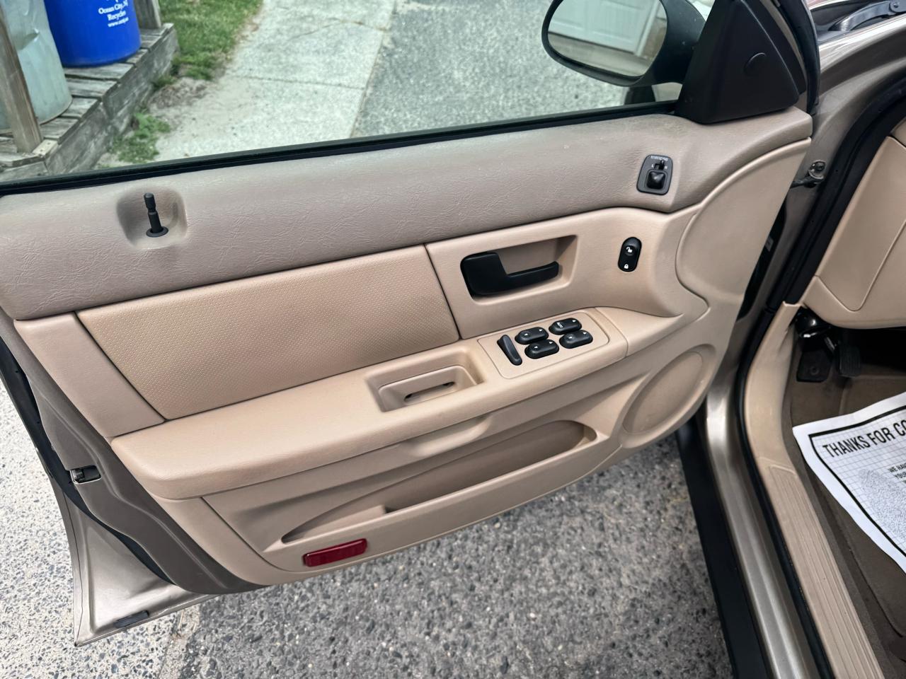 Ford Taurus 4dr Sdn SE 2007
