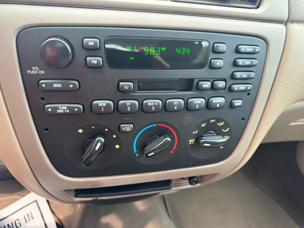 Ford Taurus 4dr Sdn SE 2007
