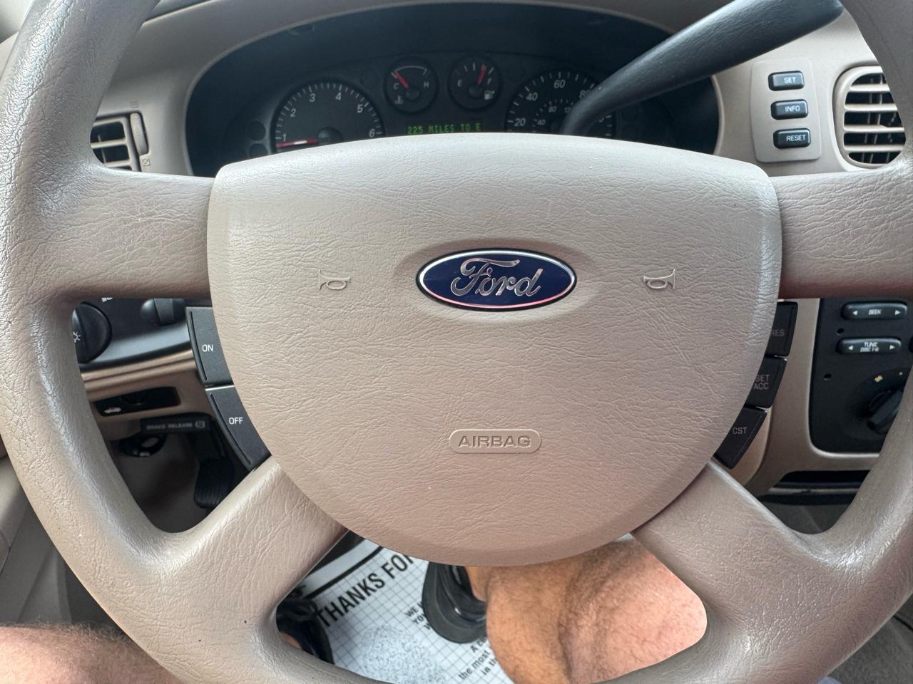 Ford Taurus 4dr Sdn SE 2007