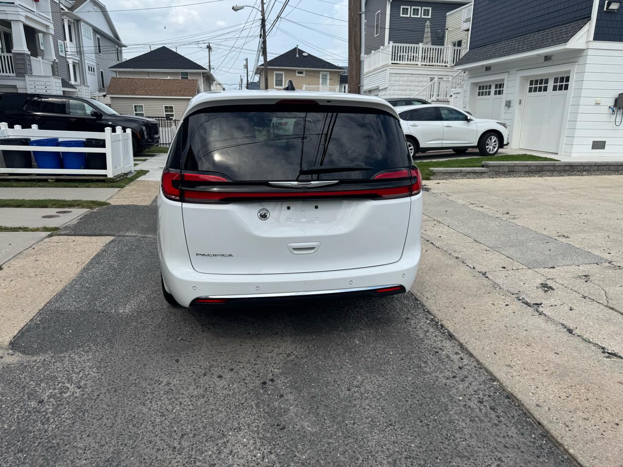Chrysler Pacifica Select FWD 2025