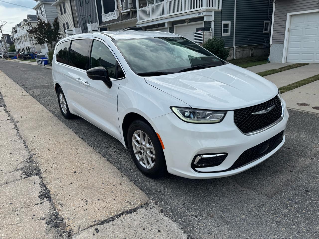 Chrysler Pacifica Select FWD 2025