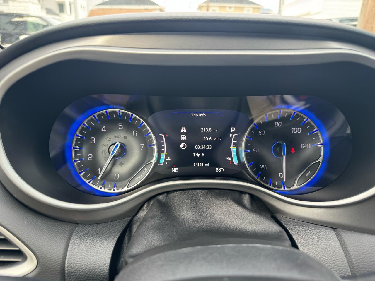 Chrysler Pacifica Select FWD 2025