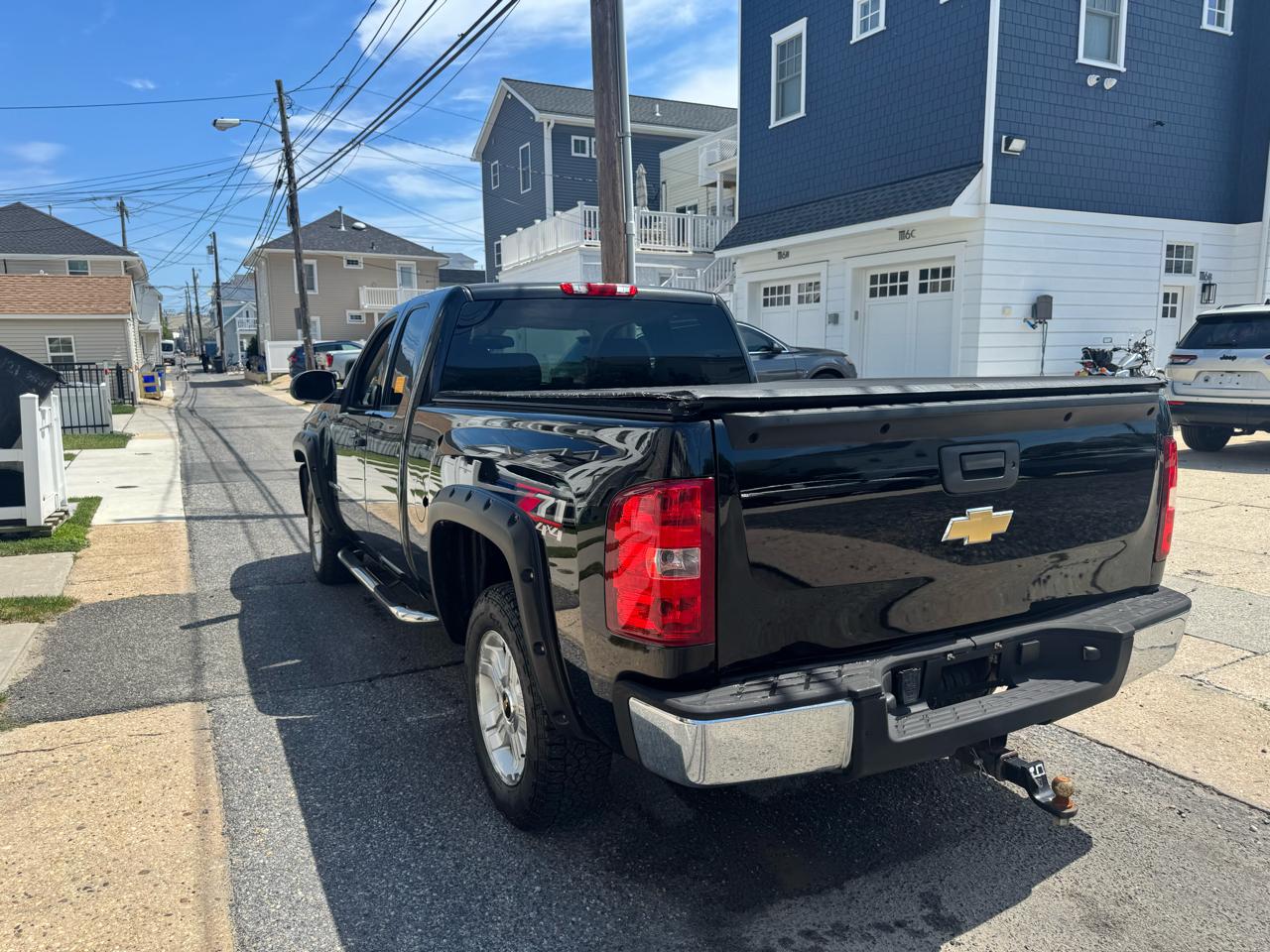 Chevrolet Silverado 1500 4WD Ext Cab 143.5" LT 2011