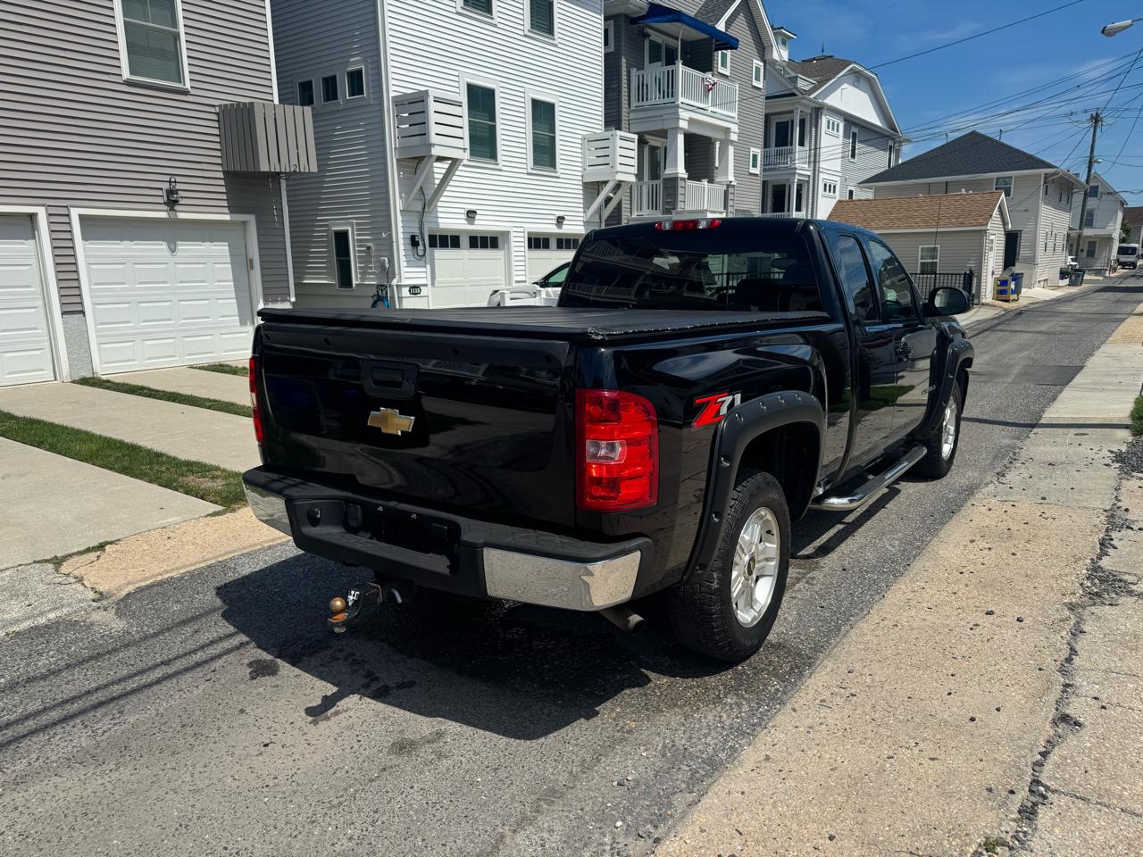 Chevrolet Silverado 1500 4WD Ext Cab 143.5" LT 2011