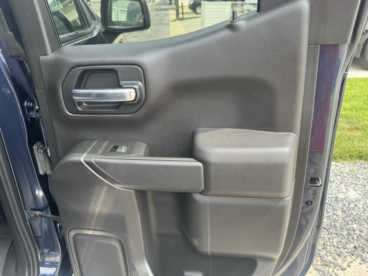 Chevrolet Silverado 1500 4WD Double Cab 147" Custom 2020