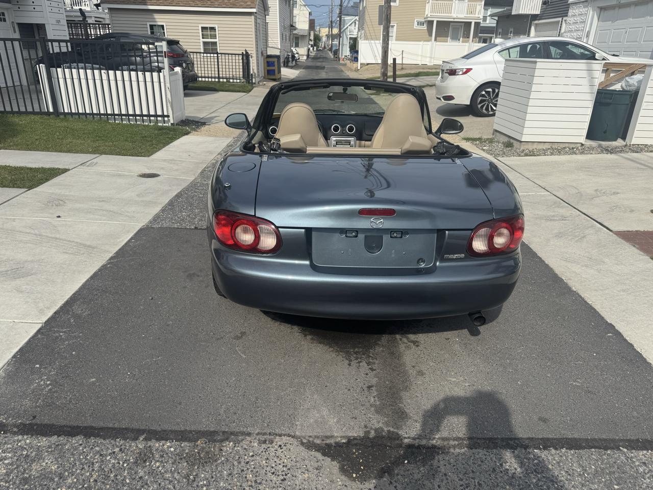 Mazda MX-5 Miata 2dr Conv LS 6-Spd Manual 2005