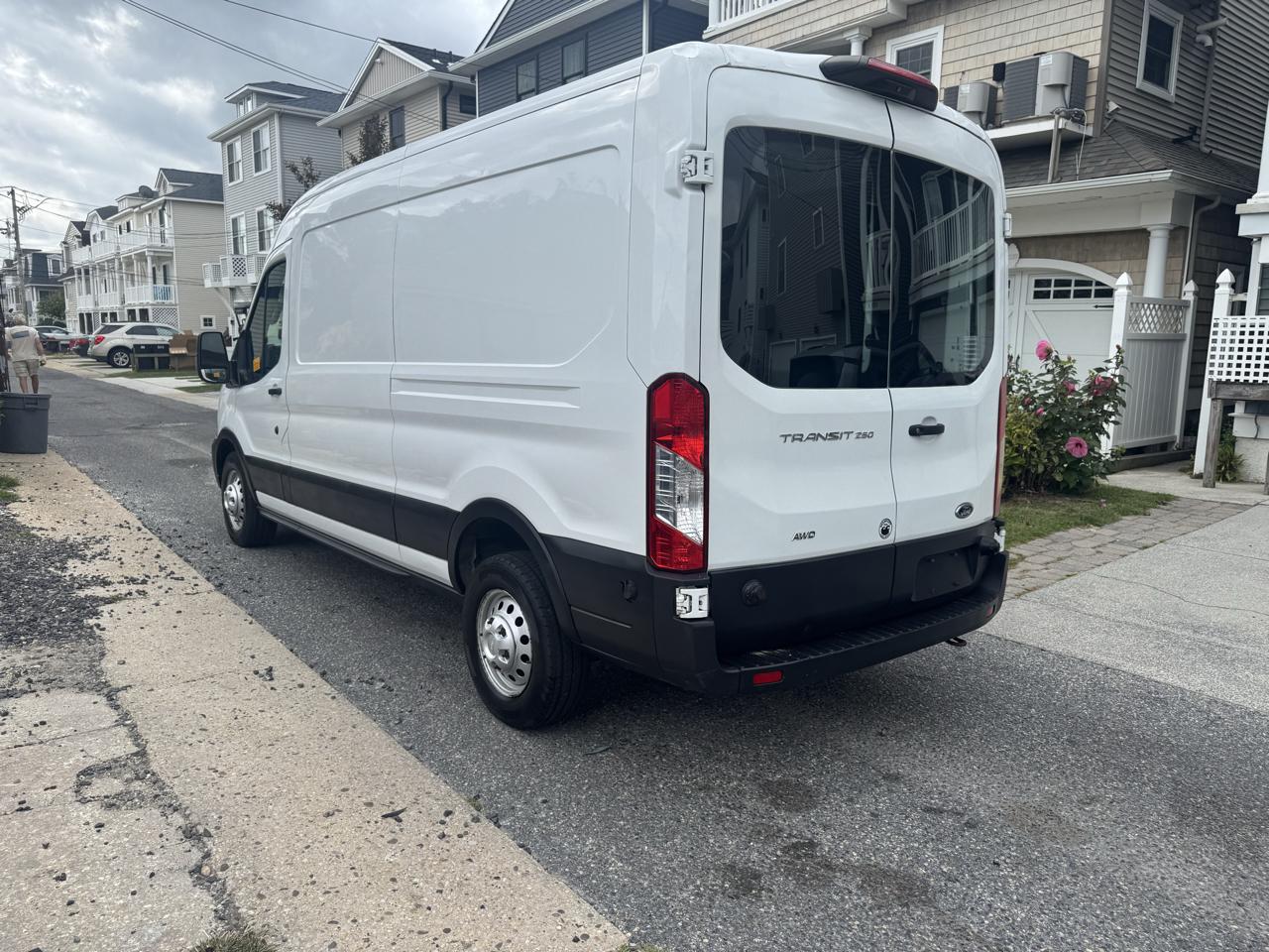 Ford Transit Cargo Van T-250 130" Med Rf 9070 GVWR AWD 2020