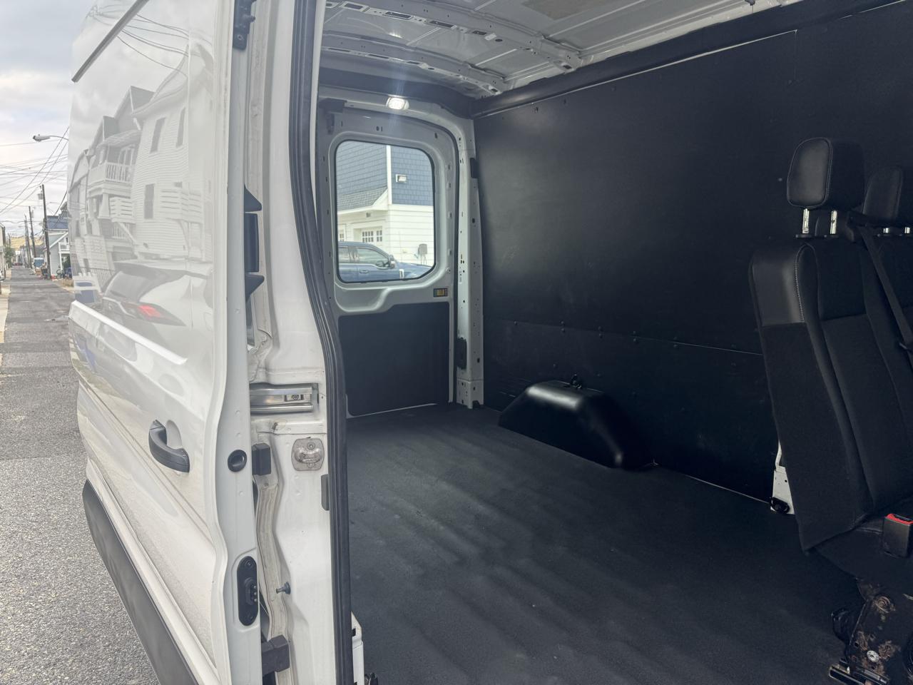 Ford Transit Cargo Van T-250 130" Med Rf 9070 GVWR AWD 2020