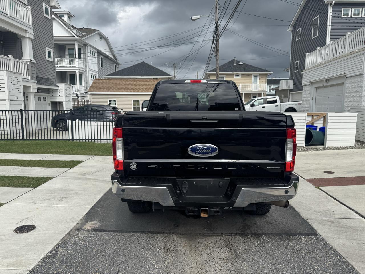 Ford Super Duty F-350 SRW XLT 4WD Crew Cab 6.75' Box 2017