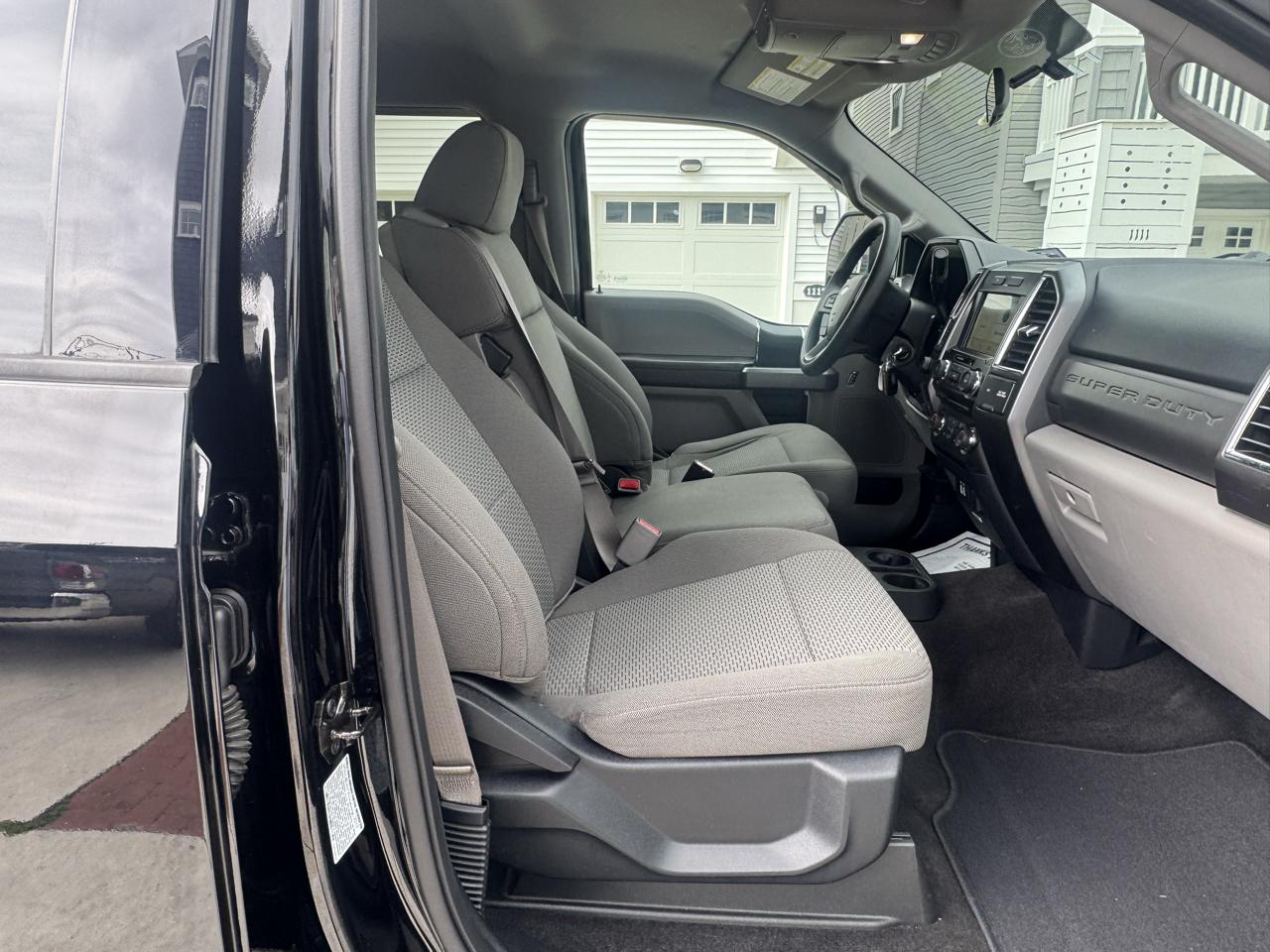 Ford Super Duty F-350 SRW XLT 4WD Crew Cab 6.75' Box 2017
