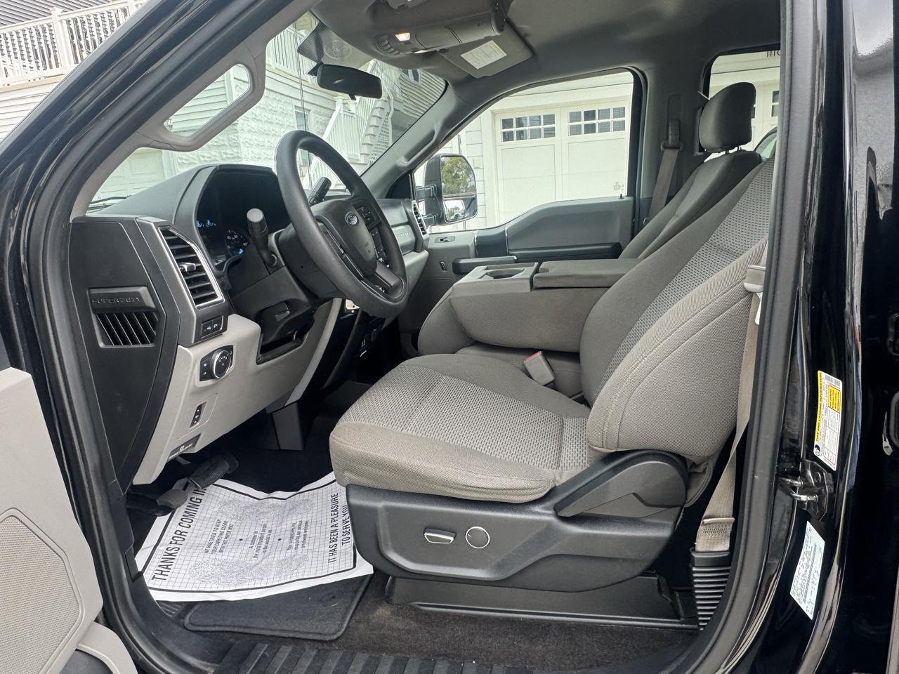 Ford Super Duty F-350 SRW XLT 4WD Crew Cab 6.75' Box 2017