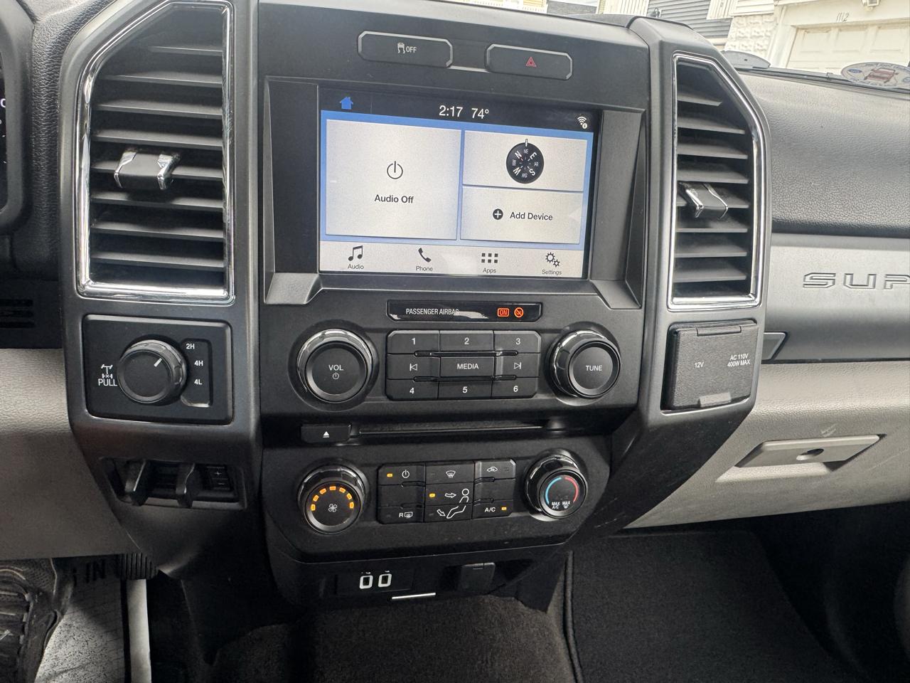 Ford Super Duty F-350 SRW XLT 4WD Crew Cab 6.75' Box 2017