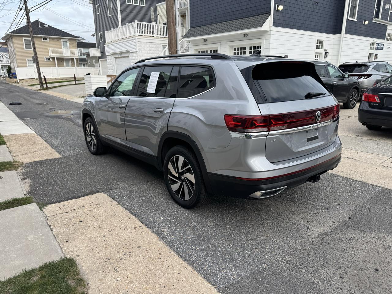 Volkswagen Atlas 2.0T SE w/Technology 4MOTION 2026