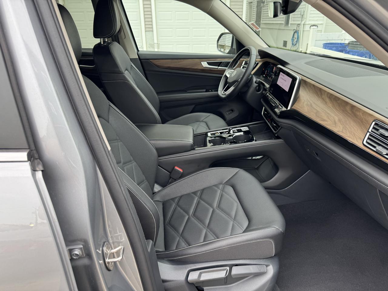 Volkswagen Atlas 2.0T SE w/Technology 4MOTION 2026