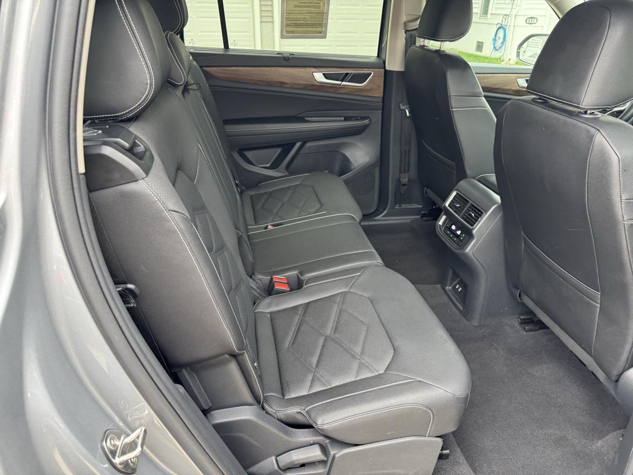 Volkswagen Atlas 2.0T SE w/Technology 4MOTION 2026