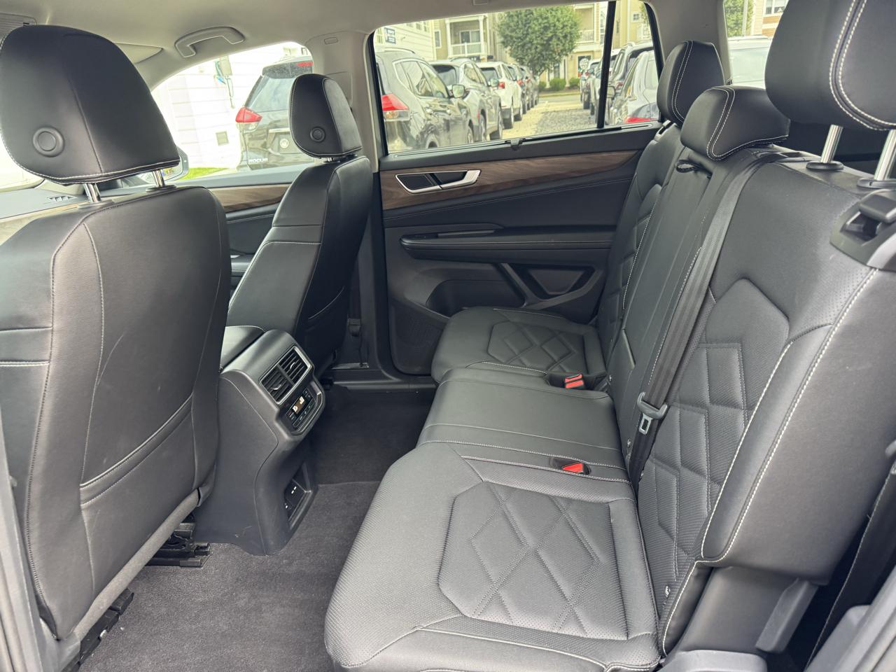 Volkswagen Atlas 2.0T SE w/Technology 4MOTION 2026