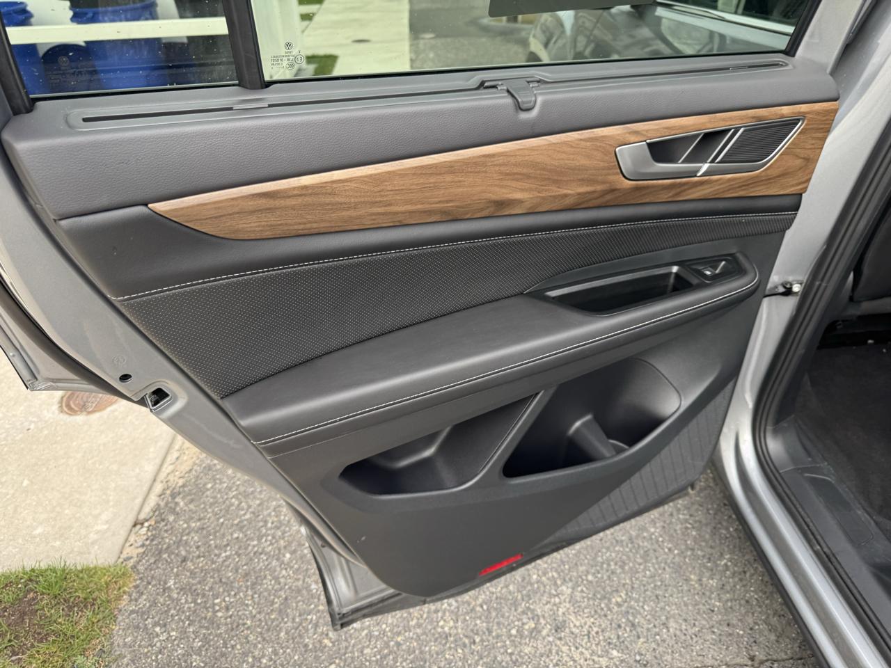 Volkswagen Atlas 2.0T SE w/Technology 4MOTION 2026