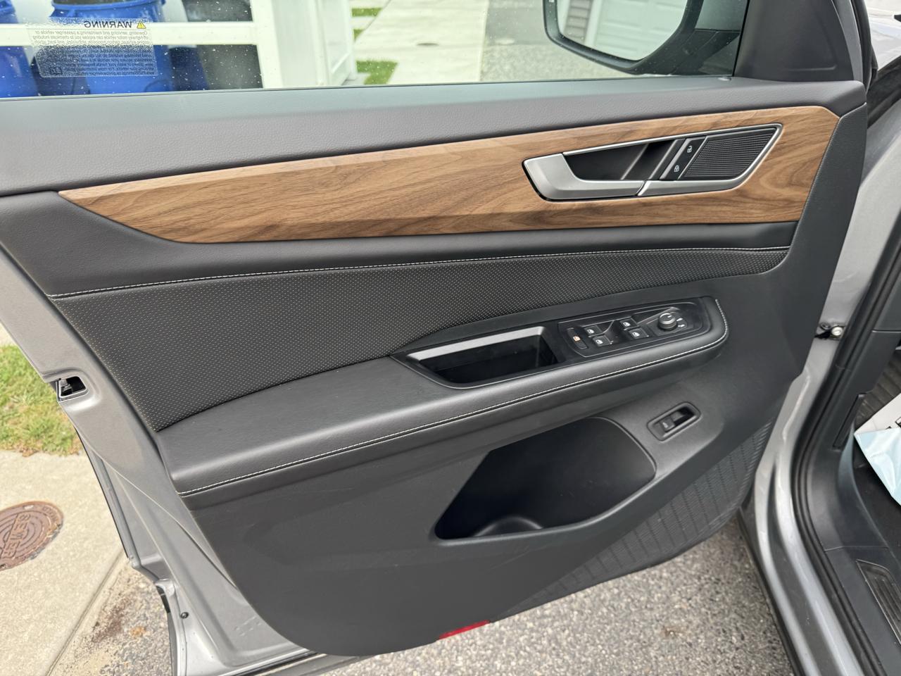 Volkswagen Atlas 2.0T SE w/Technology 4MOTION 2026