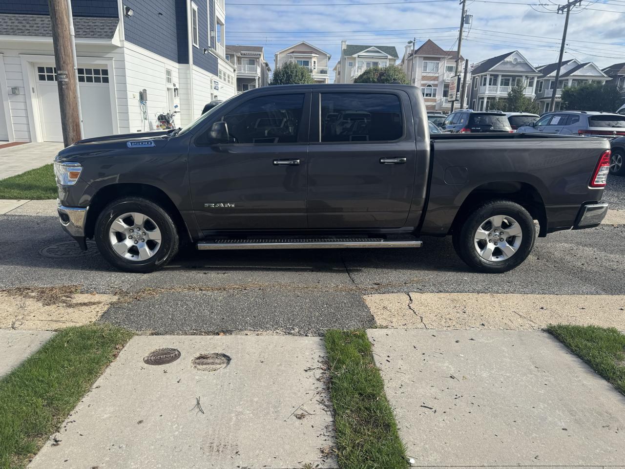 RAM 1500 Big Horn/Lone Star 4x4 Crew Cab 5'7" Box 2019