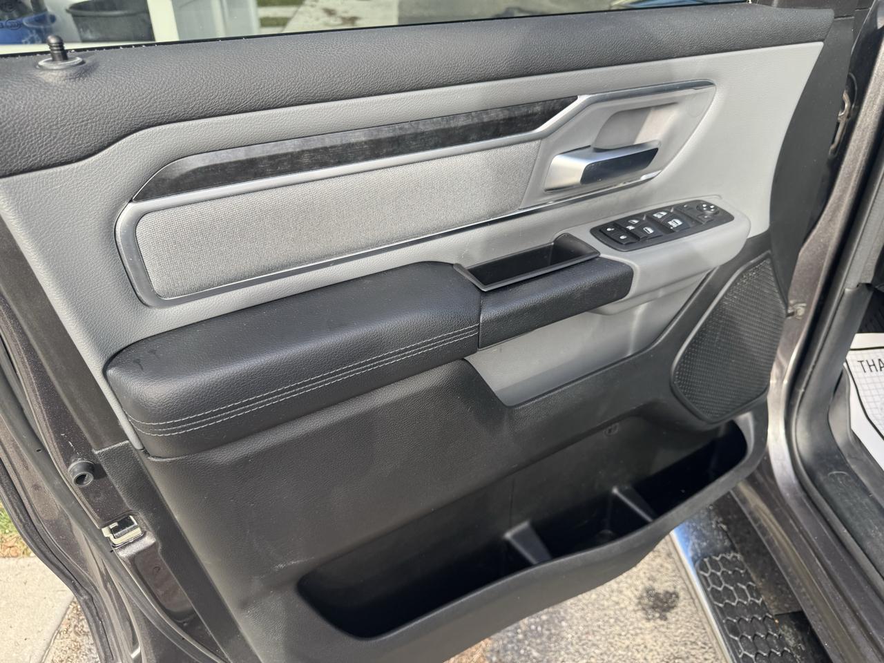 RAM 1500 Big Horn/Lone Star 4x4 Crew Cab 5'7" Box 2019