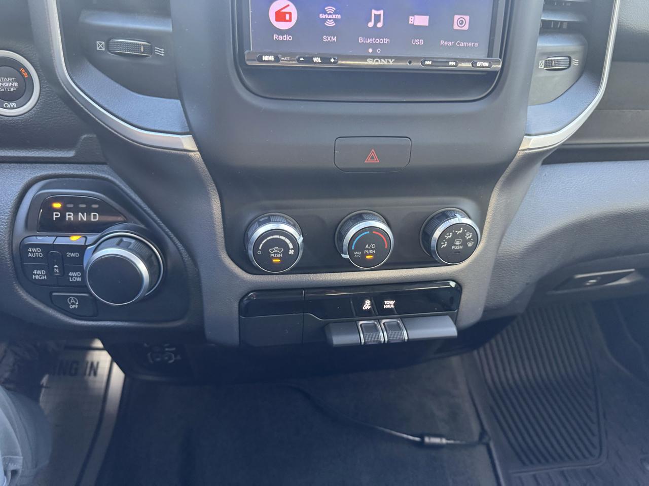 RAM 1500 Big Horn/Lone Star 4x4 Crew Cab 5'7" Box 2019