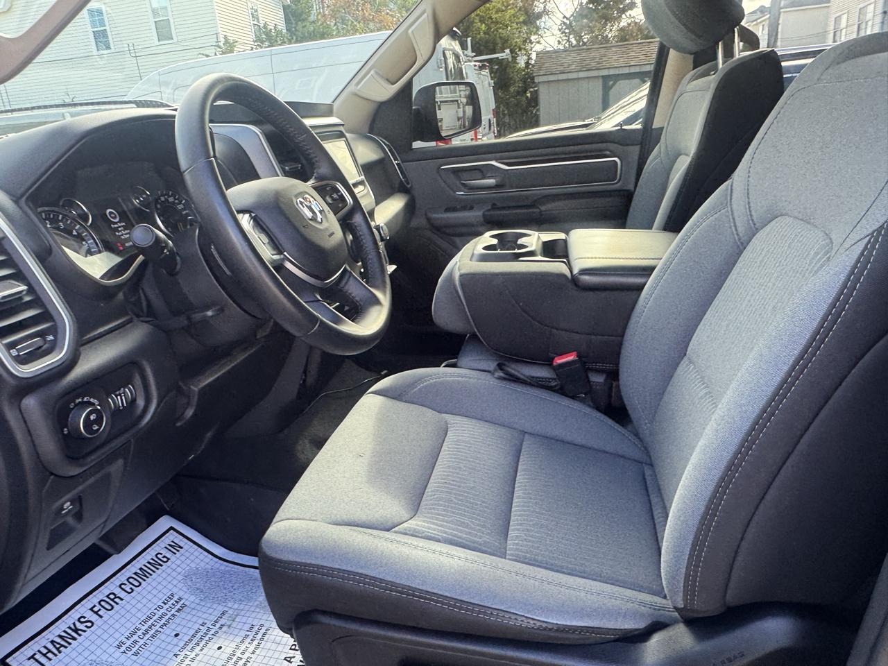 RAM 1500 Big Horn/Lone Star 4x4 Crew Cab 5'7" Box 2019