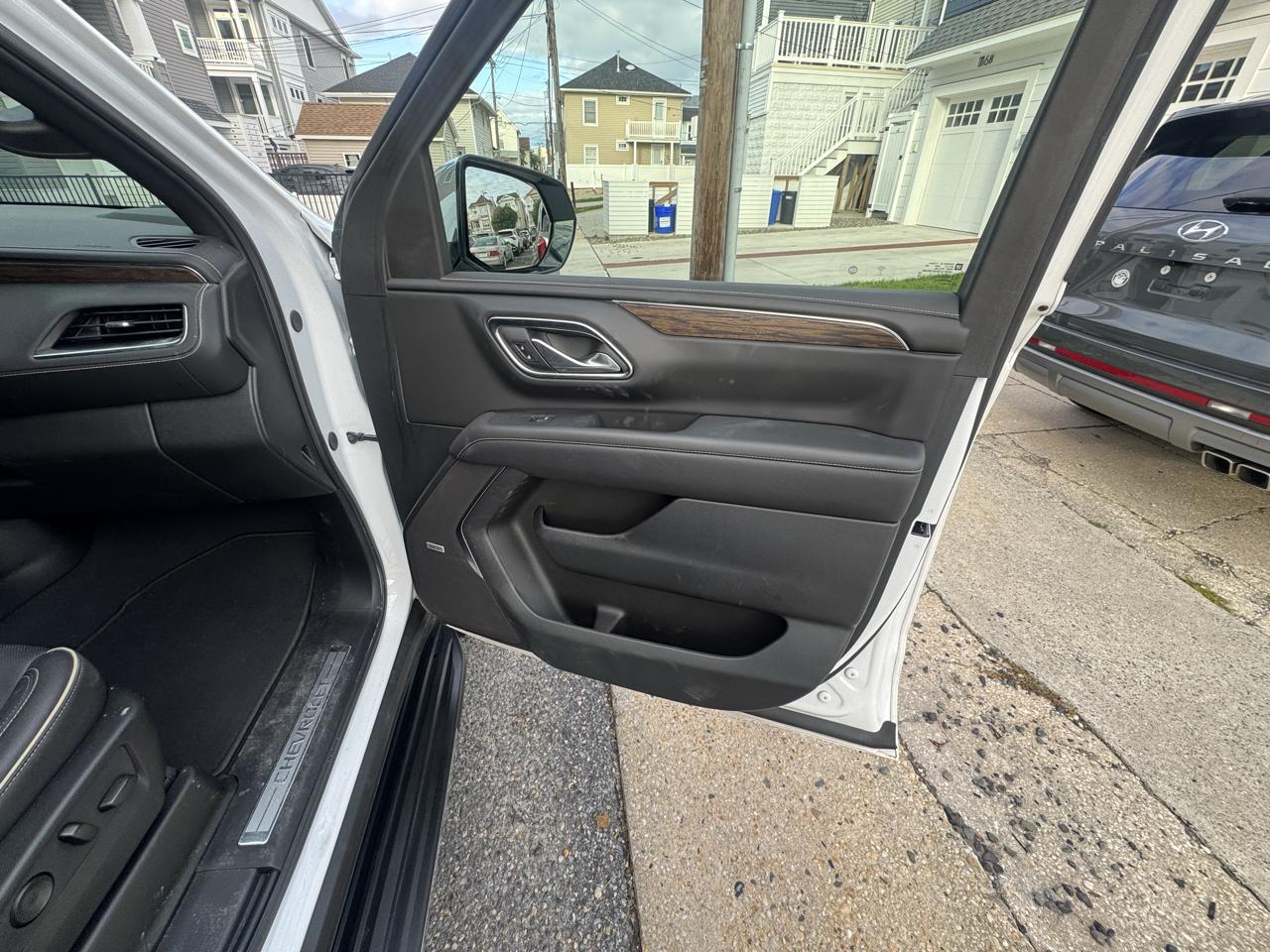 Chevrolet Suburban 4WD 4dr Premier 2024